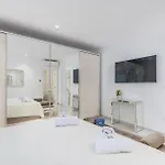 Sara For 10 People Near Novigrad With Sea View And Salt- Water Pool ヴィラ