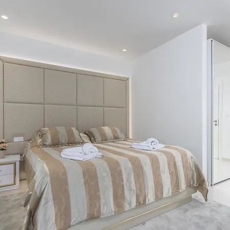 Vila Sara For 10 People Near Novigrad With Sea View And Salt- Water Pool *