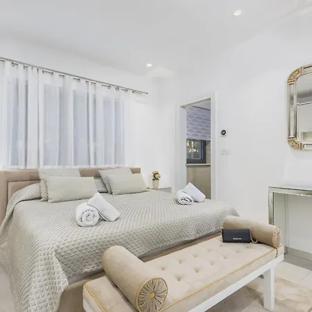 Sara For 10 People Near Novigrad With Sea View And Salt- Water Pool