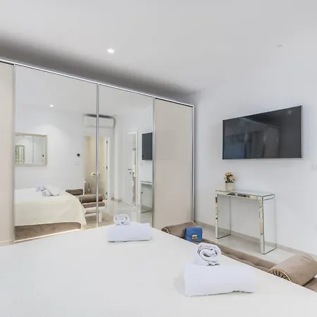 Sara For 10 People Near Novigrad With Sea View And Salt- Water Pool Vila