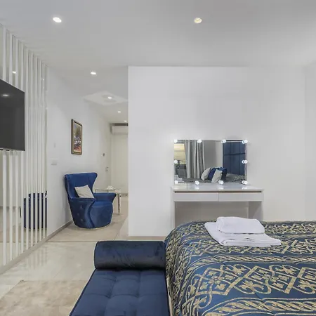 Sara For 10 People Near Novigrad With Sea View And Salt- Water Pool Vila Kastelir