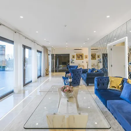 Vila Sara For 10 People Near Novigrad With Sea View And Salt- Water Pool