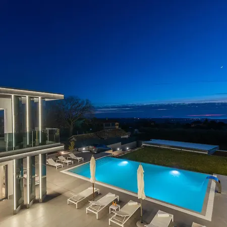 Vila Sara For 10 People Near Novigrad With Sea View And Salt- Water Pool Kastelir