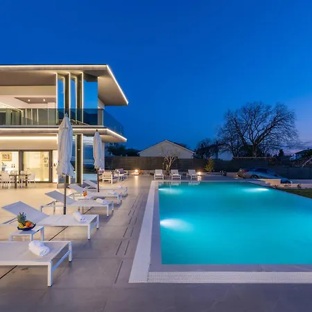 Sara For 10 People Near Novigrad With Sea View And Salt- Water Pool *
