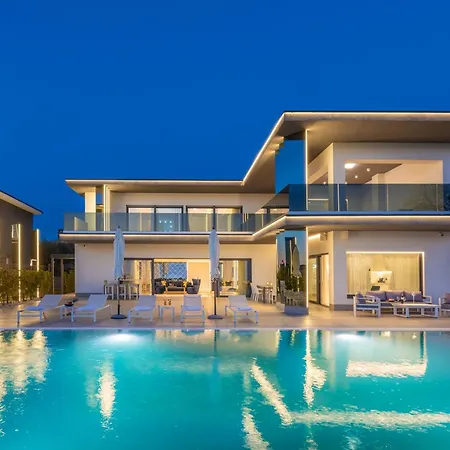 Sara For 10 People Near Novigrad With Sea View And Salt- Water Pool *